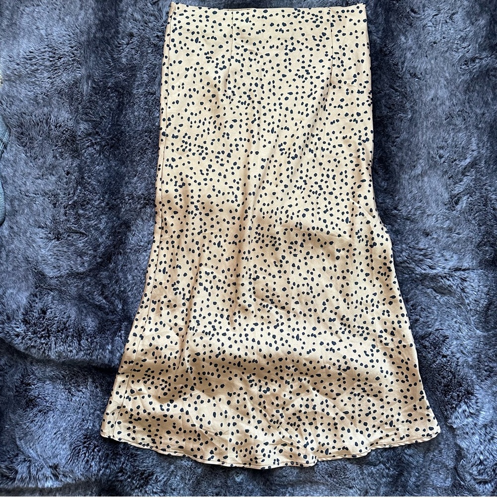 ✨BUNDLE&SAVE✨NWOT Nasty Gal leopard print satin skirt size 4